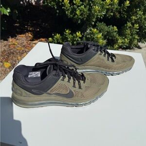 Nike Men's Olive Green and Black Athletic Shoes